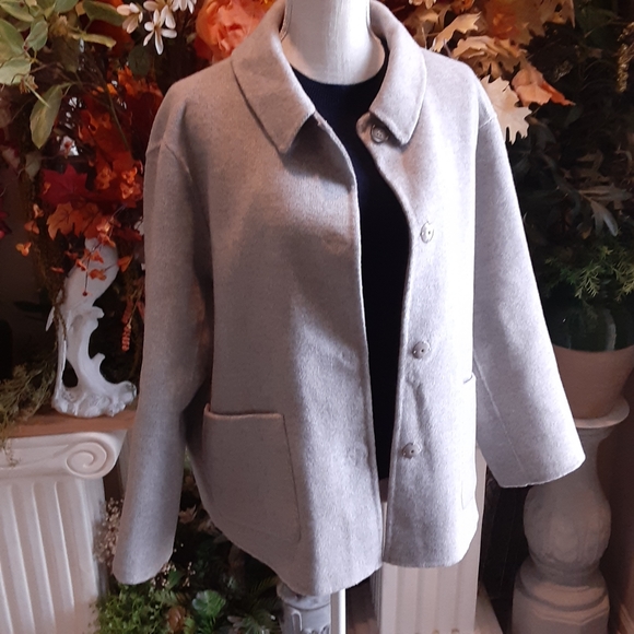 Carrie's Note, Hand Made, CASHMERE Blended, Hidden Button, Slit Pockets, Size M - Picture 6 of 8